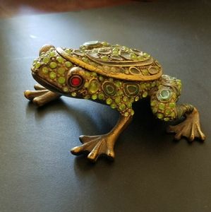 COPY - Frog trinket pill box